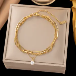 20【E2005】 Three-layer Pearl Chain Bracelet / Gold