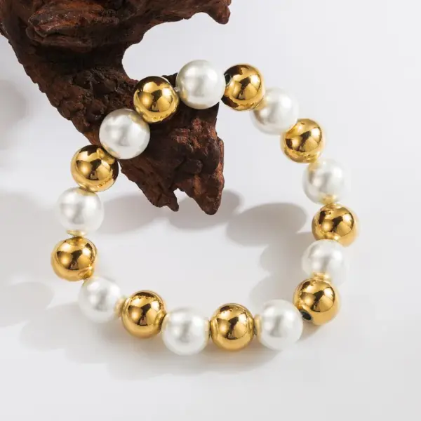 Wholesale Basic Commute Solid Color 304 Stainless Steel Artificial Pearl 18K Gold Plated Artificial Pearls Bracelets In Bulk
