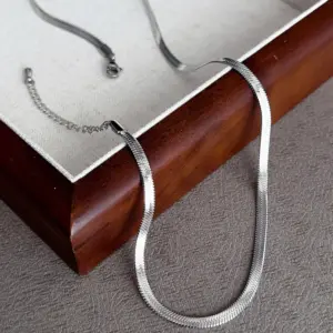 2. Silver Snake Bone 37+6 (E5-2) / Titanium Steel/Polishing/Furnace Vacuum Plating 18K Gold