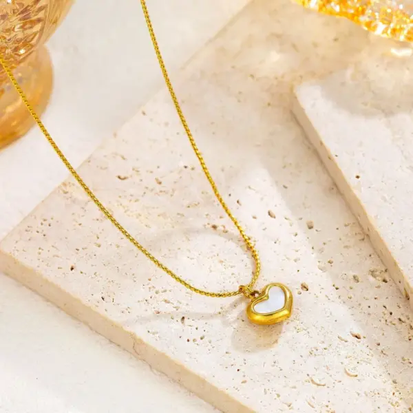 Wholesale PVD Coated Real Gold Plated 18K Gold Heart Shape Titanium Steel Elegant Sweet Simple Style Waterproof Non Tarnish Jewelry Set