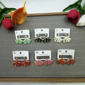 Ginkgo Leaf Shape Oil Drop Earrings Random Color / 18k