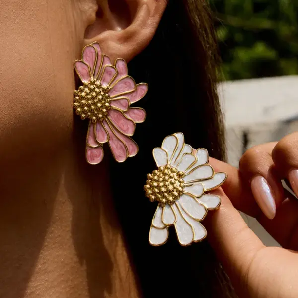 Wholesale 304 Stainless Steel Flower PVD Coated 18K Real Gold Plated 18K Gold Casual Elegant Waterproof Non Tarnish Plating Gold Ear Studs