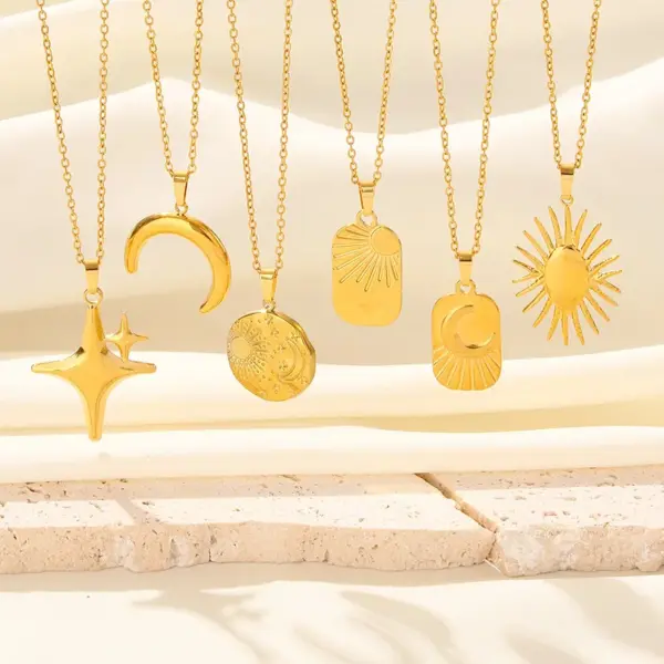 Wholesale PVD Coated Real Gold Plated Star Moon 304 Stainless Steel IG Style Simple Style Waterproof Non Tarnish 304 Stainless Steel Pendant Necklace