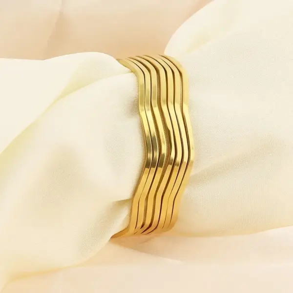 Wholesale Ion Plating (IP) 18K Gold Plated Curve 304 Stainless Steel Simple Style Waterproof Non Tarnish 304 Stainless Steel Bangle