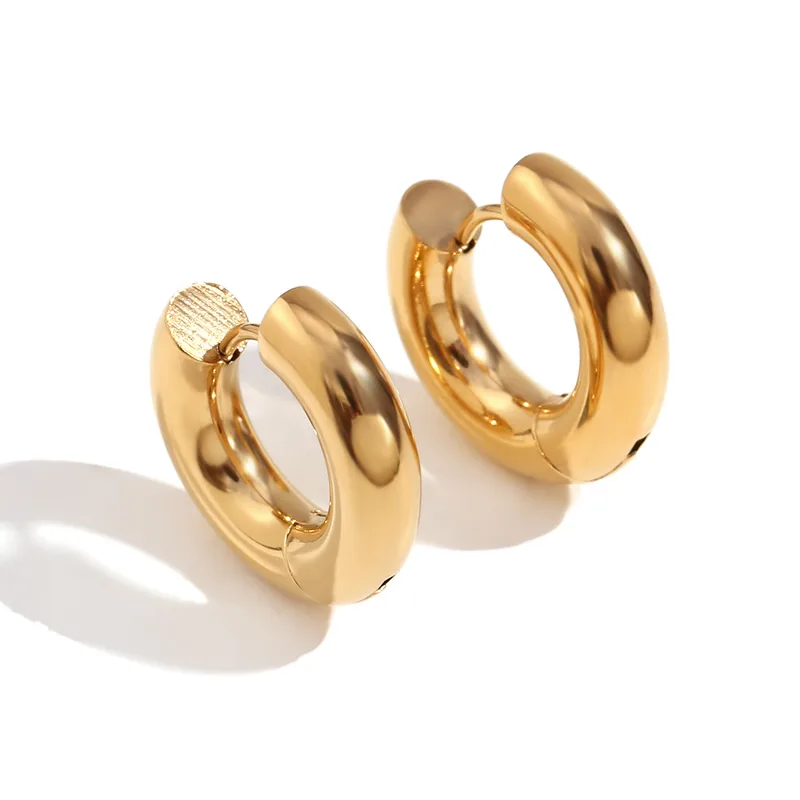 Wholesale PVD Coated Real Gold Plated 18K Gold Round 304 Stainless Steel Simple Style Waterproof Non Tarnish Hoop Earrings