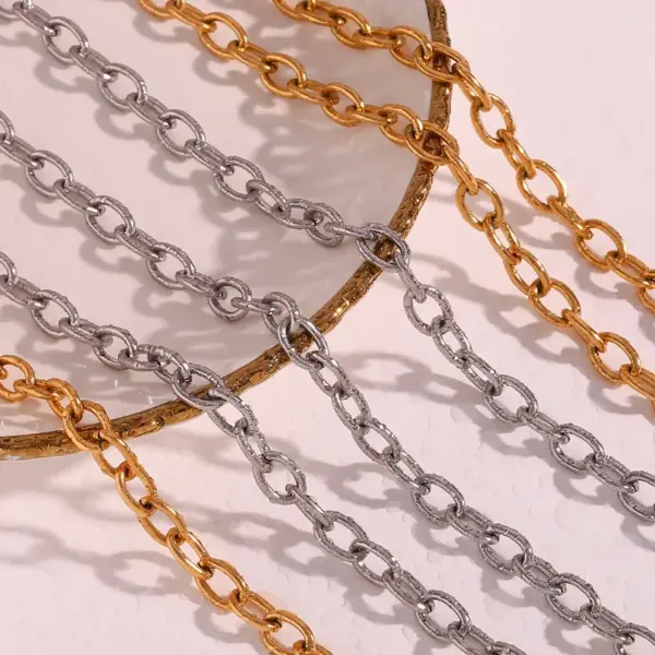 304 Stainless Steel Solid Color PVD Coated Stone-Free 18K Real Gold Plated Basic Simple Style Classic Style Waterproof Non Tarnish Plating Cable Chain Necklace