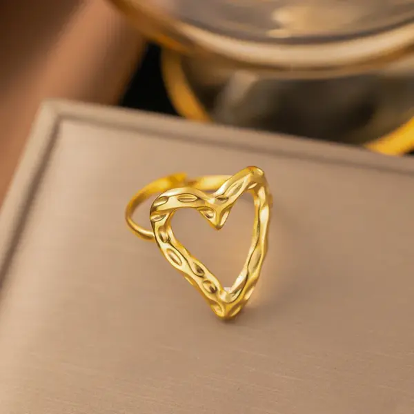 Wholesale PVD Coated Real Gold Plated Heart Shape Titanium Steel Simple Style Waterproof Non Tarnish Rings