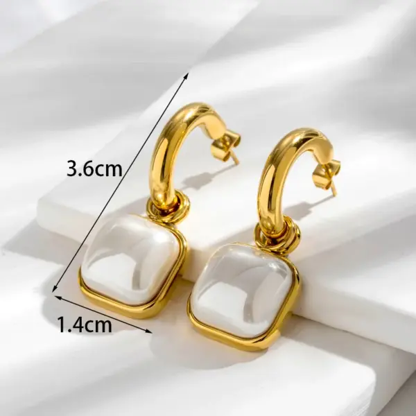 PVD Coated Geometric Round Pearl 304 Stainless Steel French Style Simple Style Korean Style Waterproof Non Tarnish Earrings