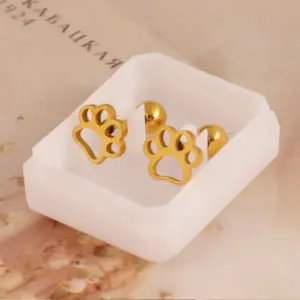 Gold / Average Size / Style 3