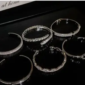 Wholesale Modern Style Solid Color Copper Zircon Bangle In Bulk