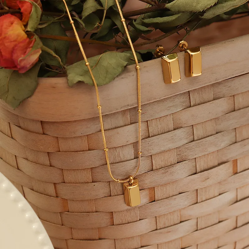 Wholesale PVD Coated Real Gold Plated 18K Gold Geometric 304 Stainless Steel Fashion Waterproof Non Tarnish Necklace