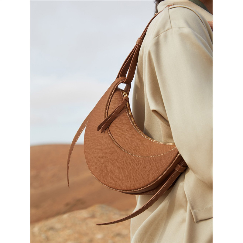 Wholesale French lene Niche Design High-grade Texture Crossbody Crescent Bag Women's Genuine Leather Underarm Saddle Bag
