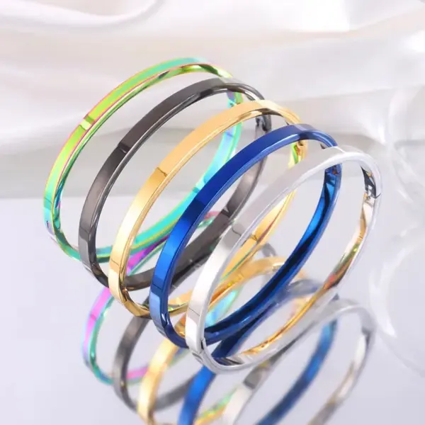 Wholesale PVD Coated Real Gold Plated 18K Gold Solid Color 304 Stainless Steel Simple Style Waterproof Non Tarnish 304 Stainless Steel Bangle
