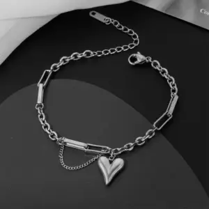 Ae98 Pointed Peach Heart Bracelet / Steel Color