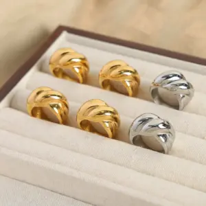 Wholesale 304 Stainless Steel Solid Color PVD Coated 18K Gold Plated Real Gold Plated Casual Simple Style Waterproof Non Tarnish Plating Gold Silver Rings