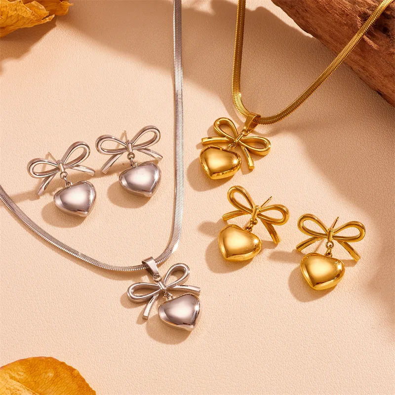 Wholesale 304 Stainless Steel Heart Shape PVD Coated 18K Real Gold Plated Elegant Simple Style Waterproof Non Tarnish Plating Gold Earrings Necklace J