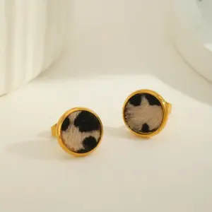 Round studs