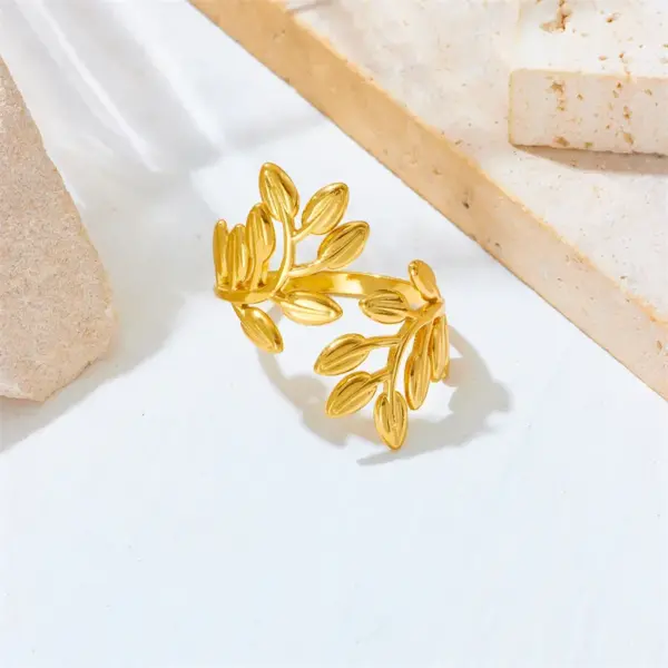 Wholesale 304 Stainless Steel Circle PVD Coated Rhinestones 18K Real Gold Plated Simple Style Waterproof Non Tarnish Inlay Open Rings