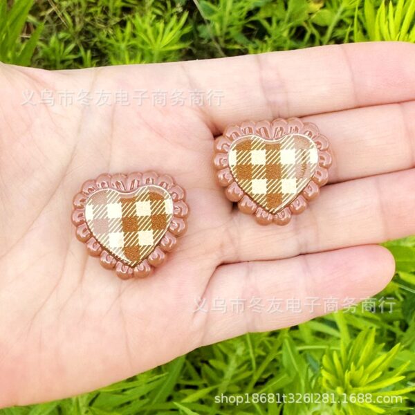 oly-872c8930366e554f7c6fdb5c0772b15a Wholesale Painted grid heart-shaped beaded