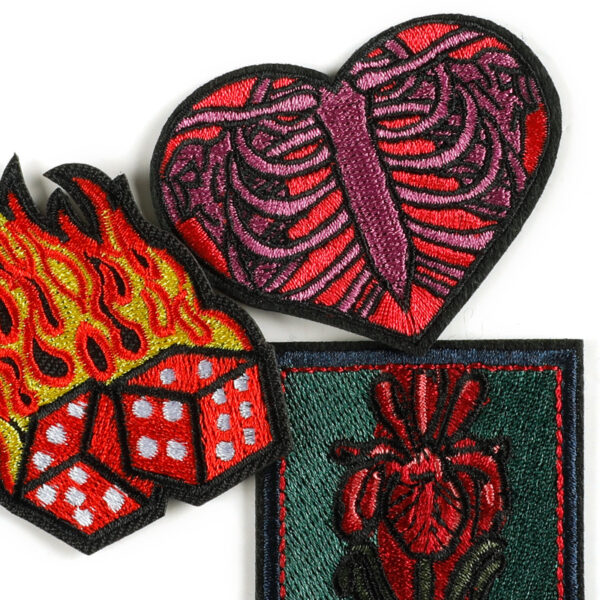 Wholesale Computer embroidery logo heart-shaped skull patch badge accessories cross-border e-commerce supply clothing accessories embroidery cloth stickers