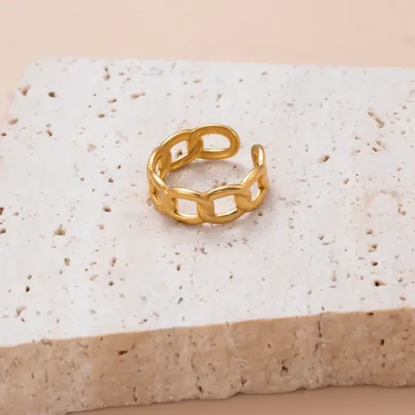 PVD Coated Heart Shape Solid Color Snake 304 Stainless Steel Simple Style Cool Style Waterproof Non Tarnish Open Ring