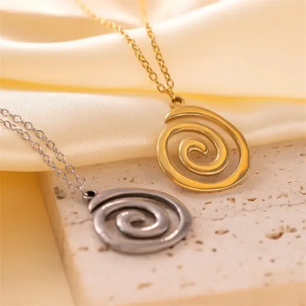 Wholesale PVD Coated 18K Gold Plated Solid Color Spiral 304 Stainless Steel Casual Cute Classic Style Waterproof Non Tarnish Pendant Necklace