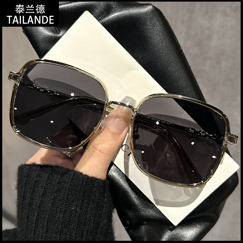Wholesale 28121 New Large Square Frame Sunglasses Wholesale Fashionable and Easiest for Match iving Premium Olive Black Gray Sunglasses