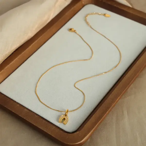 Wholesale 304 Stainless Steel Geometric PVD Coated Rhinestones 18K Gold Plated Elegant Simple Style Plating Inlay White Gold Pendant Necklace