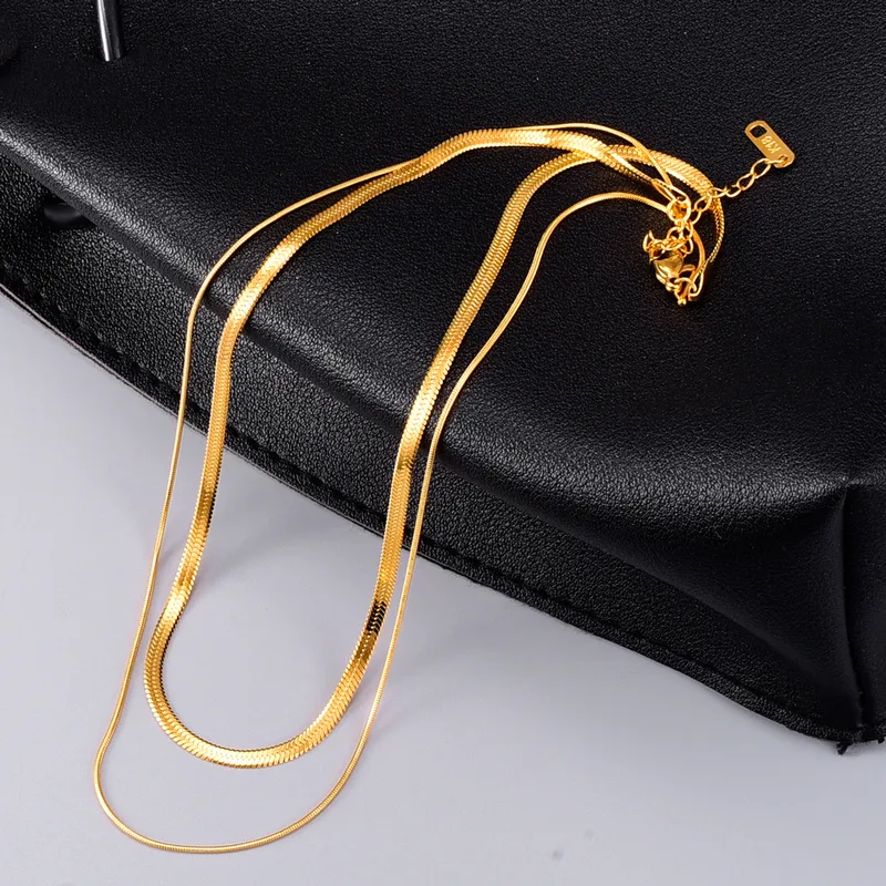 Wholesale PVD Coated Real Gold Plated 18K Gold Heart 304 Stainless Steel Titanium Steel Waterproof Non Tarnish 304 Stainless Steel Titanium Steel Neck