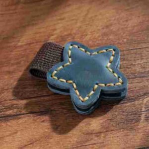 Magnetic buckle bookmark / Crazy horse turns blue