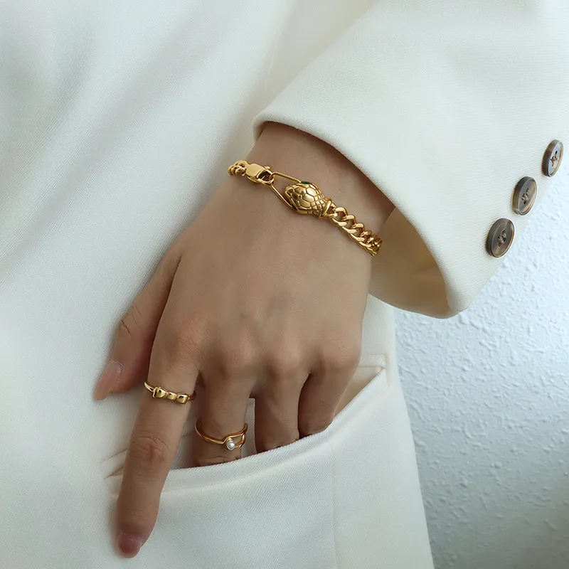 Wholesale PVD Coated Real Gold Plated 18K Gold Animal 304 Stainless Steel Fashion Waterproof Non Tarnish 304 Stainless Steel Bracelets