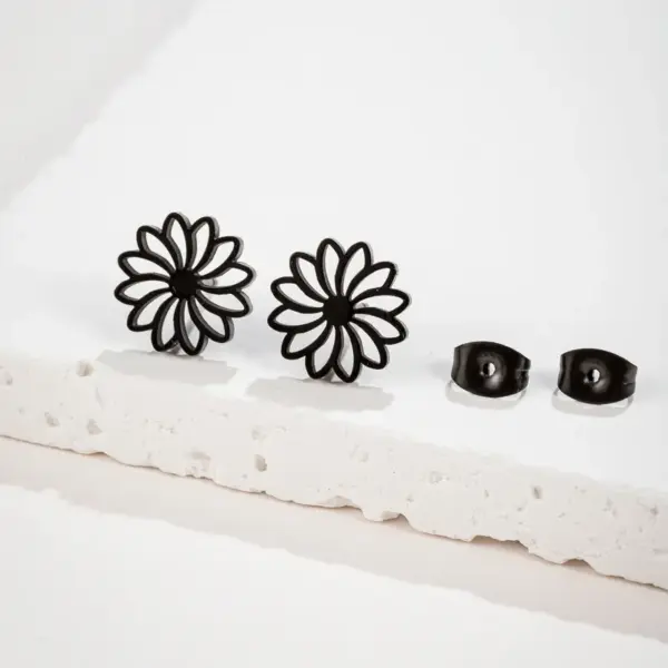 PVD Coated 18K Gold Real Gold Plated Flower 304 Stainless Steel Simple Style Waterproof Non Tarnish Ear Studs