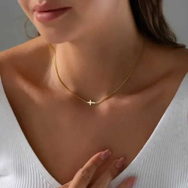 Ion Plating (IP) 18K Gold Plated Cross 304 Stainless Steel Casual Elegant Vintage Style Waterproof Non Tarnish 304 Stainless Steel Lobster Trigger Clasp Closure Pendant Necklace