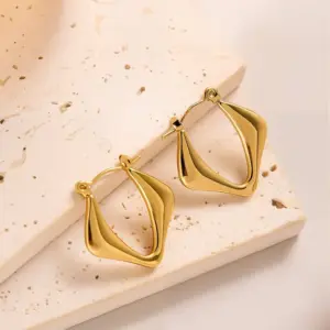Eh072 Earrings / Gold