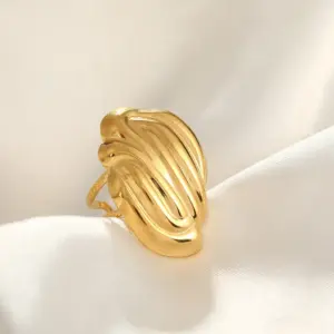 Golden Irregular Stripes