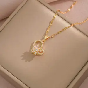 X3730 Rotating Heart Necklace