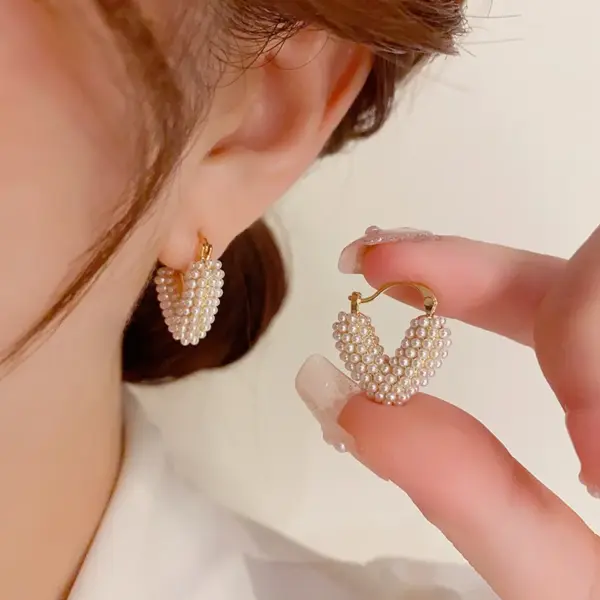 Wholesale 1 Pair Elegant Lady Heart Shape Inlay Copper Artificial Pearls Earrings