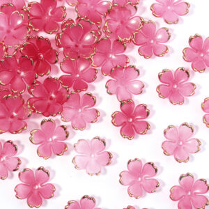 Sakura petals are red and about 1.8cm in diameter