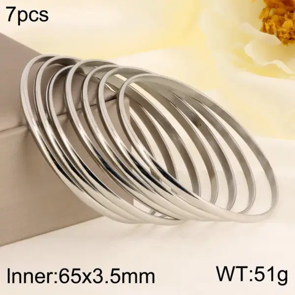 Wholesale Ion Plating (IP) 18K Gold Plated Solid Color 304 Stainless Steel Simple Style Waterproof Non Tarnish 304 Stainless Steel Bangle