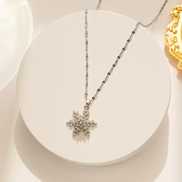 PVD Coated Real Gold Plated Snowflake Stainless Steel Simple Style Waterproof Non Tarnish Titanium Steel Pendant Necklace