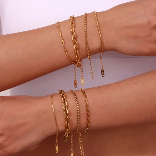 Wholesale 304 Stainless Steel Oval Solid Color PVD Coated 18K Real Gold Plated Simple Style Classic Style Waterproof Non Tarnish Plating Gold Bracelets