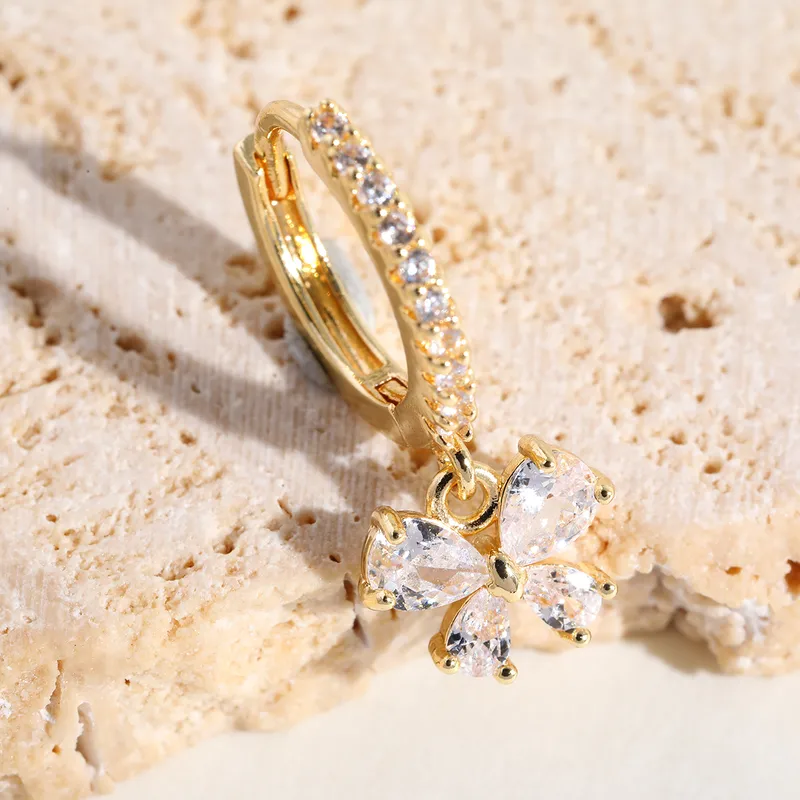 Wholesale 1 Piece Fashion Snake Butterfly Inlaid Zircon Brass Zircon 18K Gold Plated op Earrings