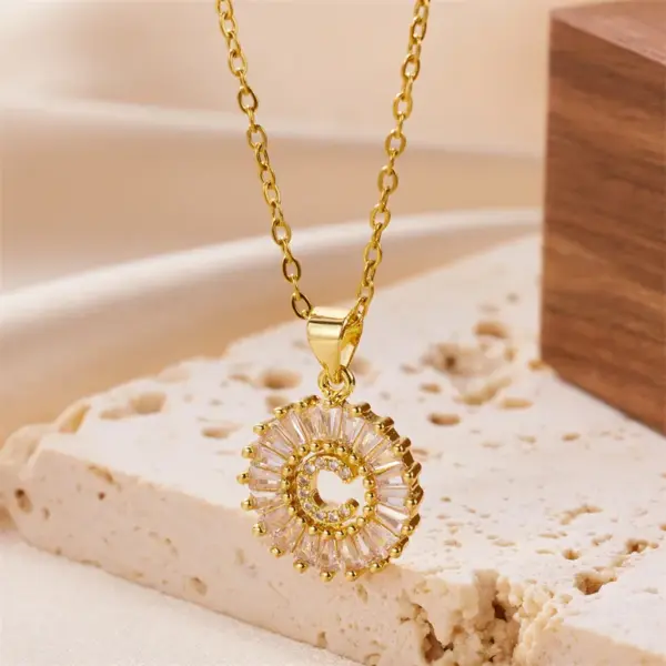 Stainless Steel Copper Letter Artificial Diamond 18K Gold Plated Simple Style Cable Chain Lobster Trigger Clasp Closure Pendant Necklace