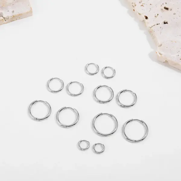 201 Stainless Steel Solid Color Water Plating 18K Real Gold Plated Simple Style Plating Hoop Earrings