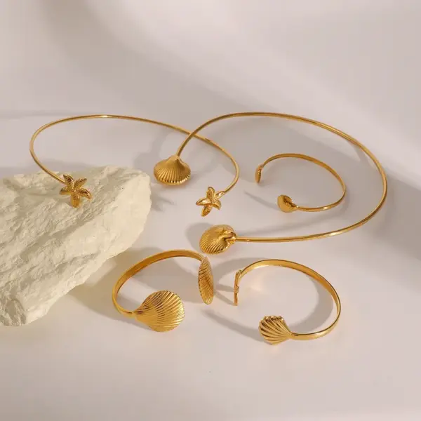 Wholesale 304 Stainless Steel Scallop PVD Coated 18K Real Gold Plated Real Gold Plated Beach Waterproof Non Tarnish Gold Bangle