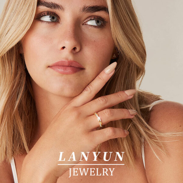 Wholesale Cross-border Hot Selling European and American Ring Women's Exquisite Commuting Twist Rope Zircon Exquisite Ring All-match Eternal Ring