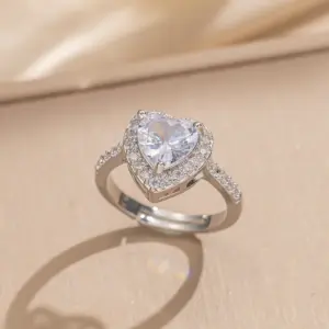 8852 Silver White Love Heart-Shaped Ring