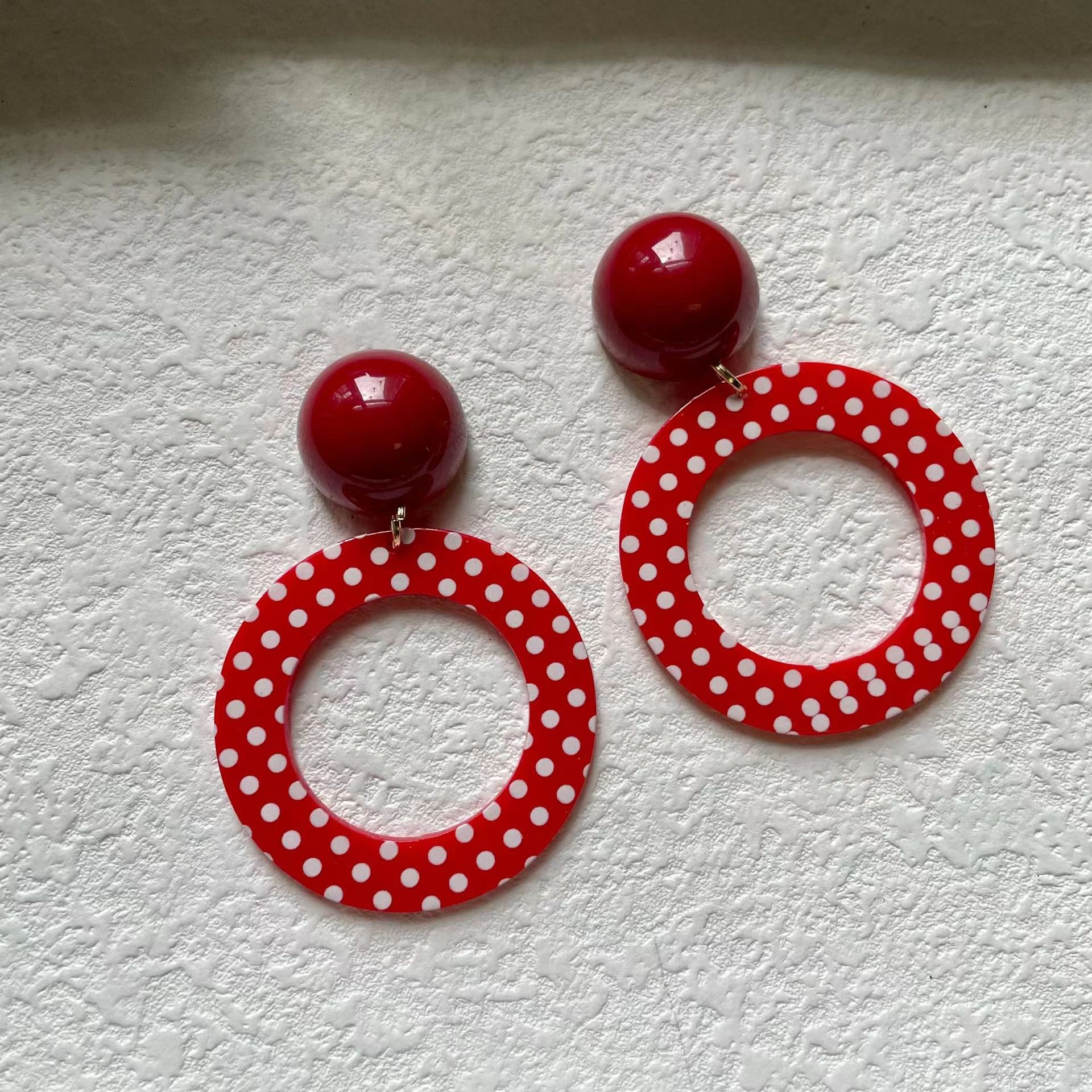 Wholesale Europe and the United States cross-border personality retro Hong Kong style playful girl red exaerated wave int large ring earrings ear clip