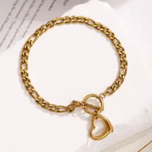 Ot Buckle Heart Bracelet / Bracelets