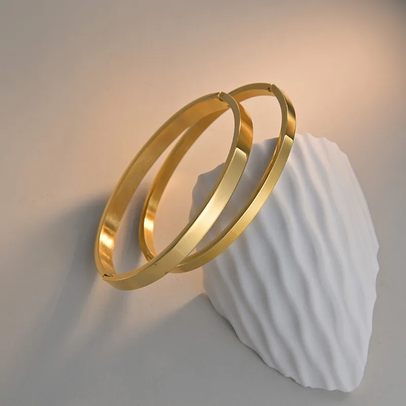 Wholesale PVD Coated Real Gold Plated Gold Plated Geometric Solid Color 304 Stainless Steel Simple Style Waterproof Non Tarnish Bangle